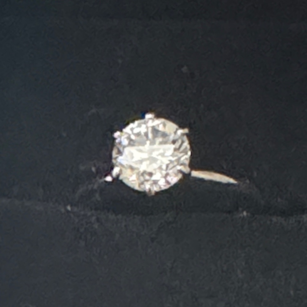 Vintage Brilliant cut natural 1.52 carat  Diamond Ring in White Gold